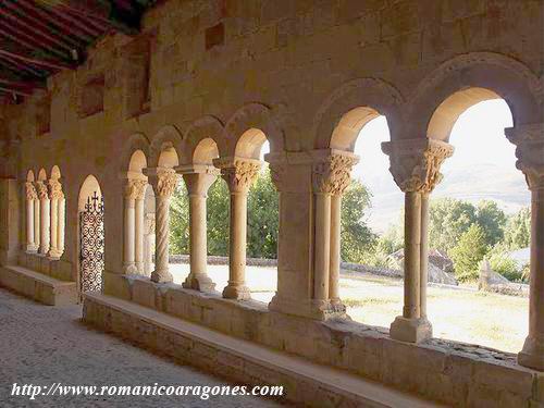 INTERIOR DE LA GALERA DESDE EL LADO DEL OESTE